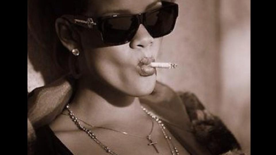 Rihanna kouří nejen cigarety, ale i marihuanu